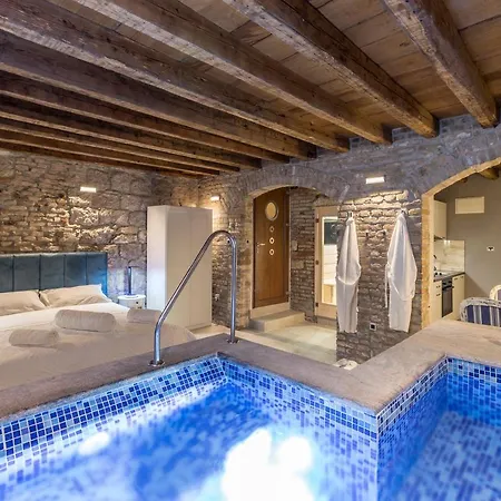 Royal Spa-latum Apartment Split